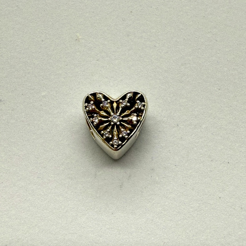 Pandora Heart Snowflake Charm – Sterling Silver CZ – Retired (#791769CZ)